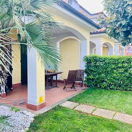 Villa Claudia A 400M Dal Mare ポルト・レカナーティ エクステリア 写真